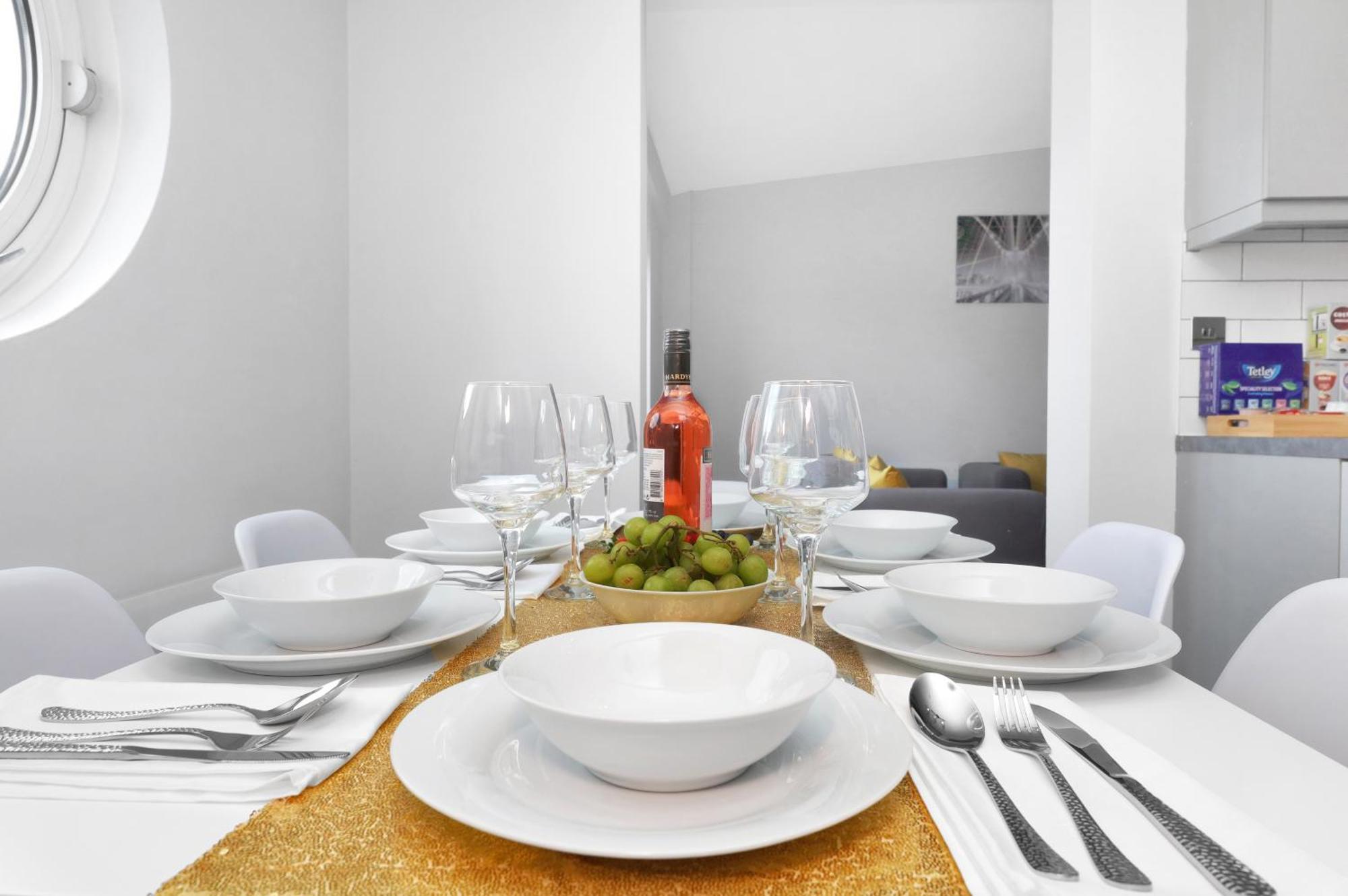Waterside 4 Bed Apartment لندن المظهر الخارجي الصورة