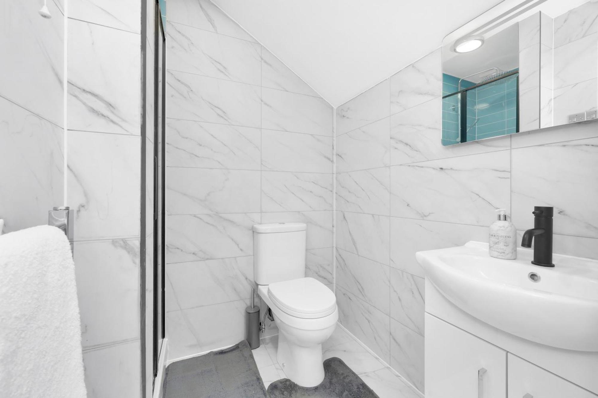 Waterside 4 Bed Apartment لندن المظهر الخارجي الصورة